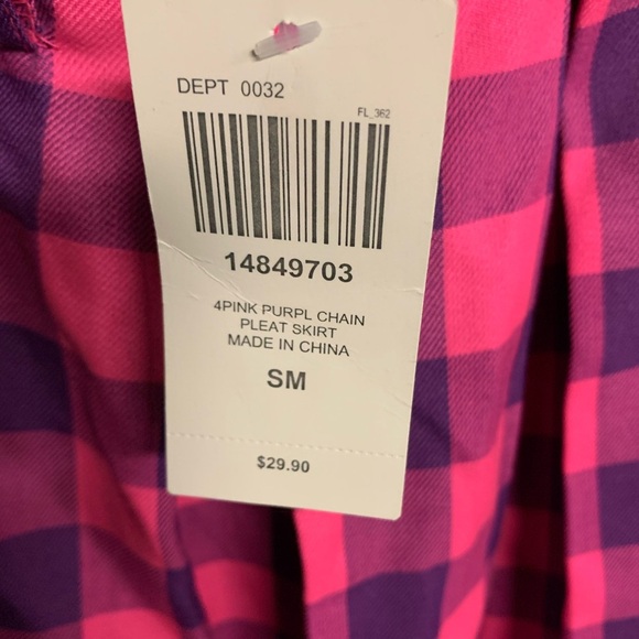 Hot Topic Pink and Black Mini Skater Skirt with Pleated Style - Picture 5 of 6